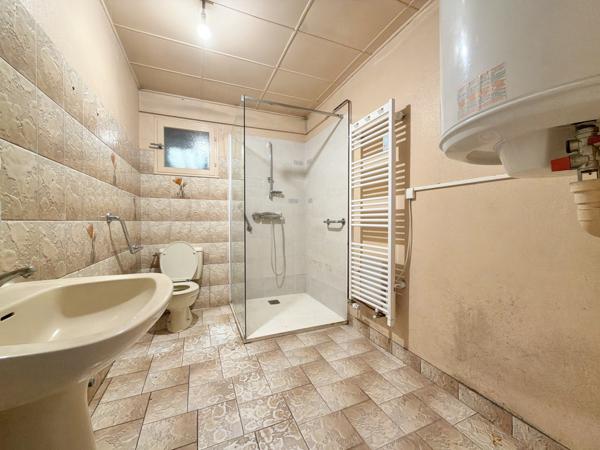 Maison en pierre avec grange et dépendances  Saint-Sylvestre-sur-Lot (47140)