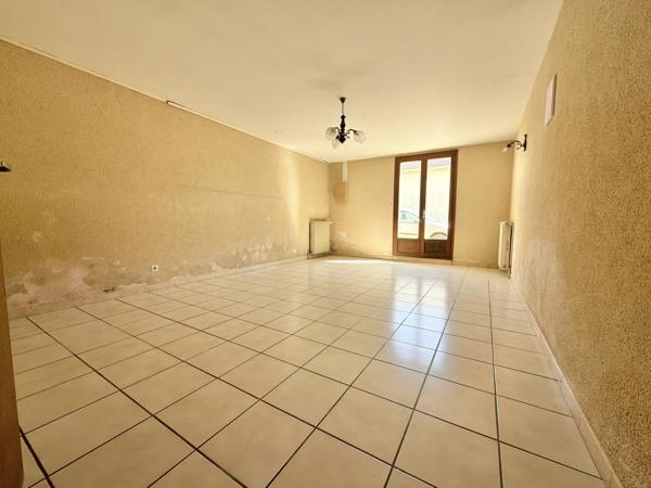 Maison en pierre avec grange et dépendances  Saint-Sylvestre-sur-Lot (47140)
