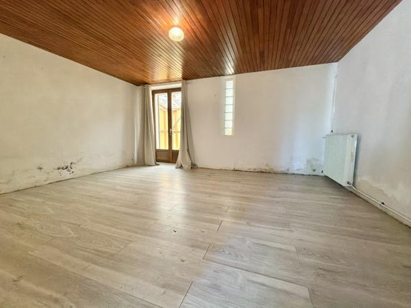 Maison en pierre avec grange et dépendances  Saint-Sylvestre-sur-Lot (47140)