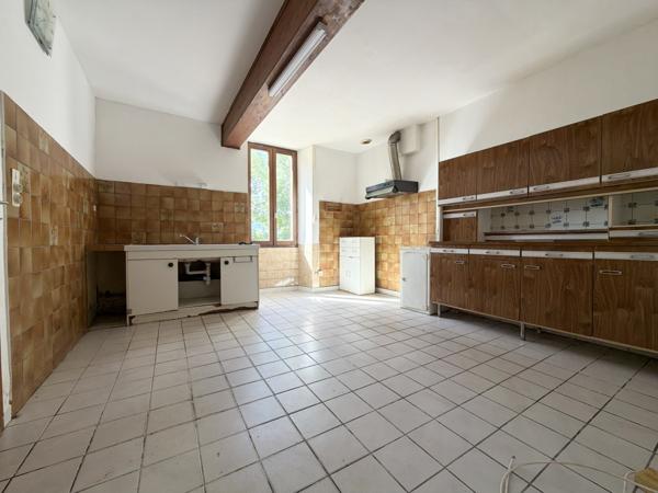 Maison en pierre avec grange et dépendances  Saint-Sylvestre-sur-Lot (47140)