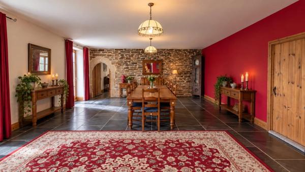 MANOIR HISTORIQUE DU XIVᵉ SIÈCLE – 543 M² – 9 CHAMBRES – 5,5 HECTARES