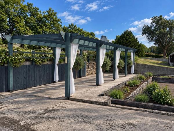 MANOIR HISTORIQUE DU XIVᵉ SIÈCLE – 543 M² – 9 CHAMBRES – 5,5 HECTARES