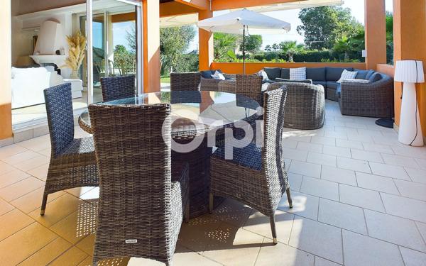 Maison à vendre    4 pièces • 141 m2 Mandelieu-la-Napoule