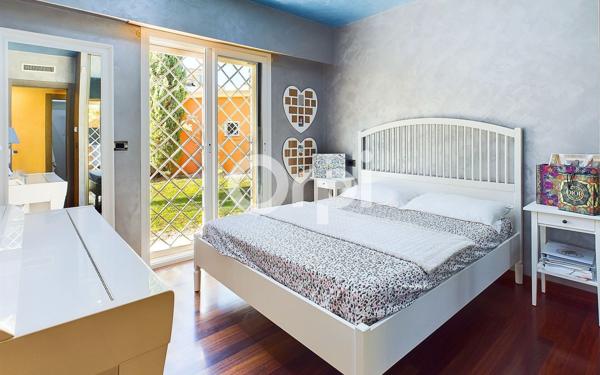 Maison à vendre    4 pièces • 141 m2 Mandelieu-la-Napoule