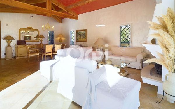 Maison à vendre    4 pièces • 141 m2 Mandelieu-la-Napoule