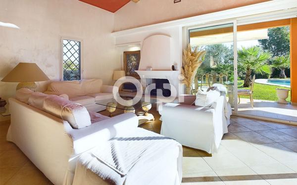 Maison à vendre    4 pièces • 141 m2 Mandelieu-la-Napoule