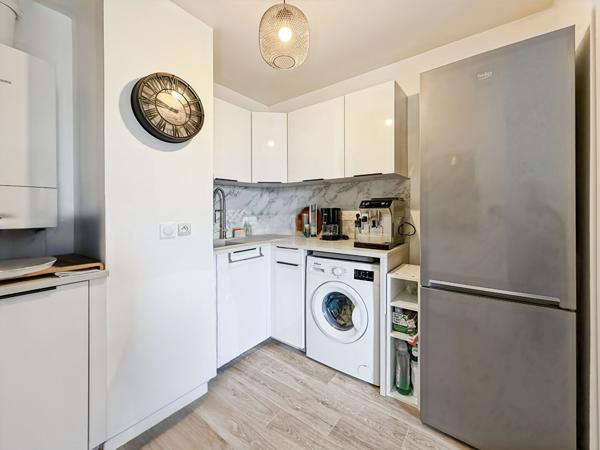 Appartement 2 pièces à louer à Dammarie-les-Lys - Dernier étage avec parking
