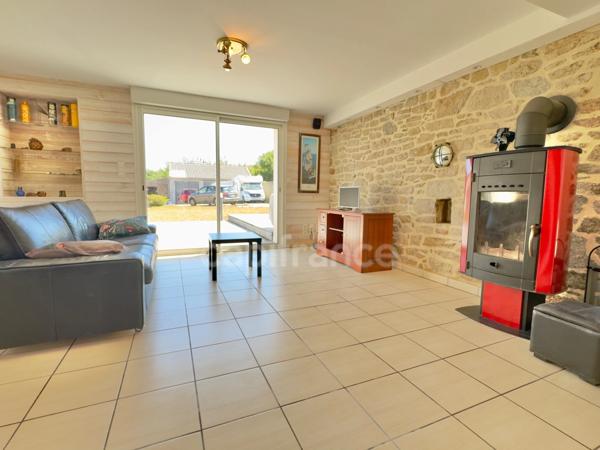 LANDERNEAU, MAISON FAMILIALE HORS LOTISSEMENT, 5 CHAMBRES, REZ DE JARDIN, GÉOTHERMIE, POELE