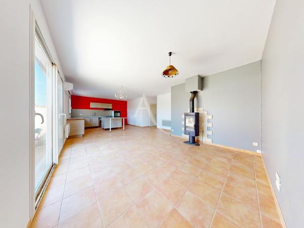 Maison 4 faces plain pied avec jardin et garage à Paraza
