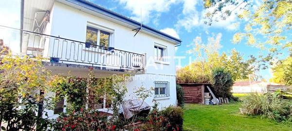 Maison surélevé avec beau potentiel