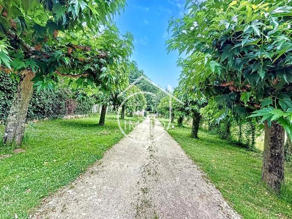 Saint Terre : Maison avec accès privatif à la Dordogne