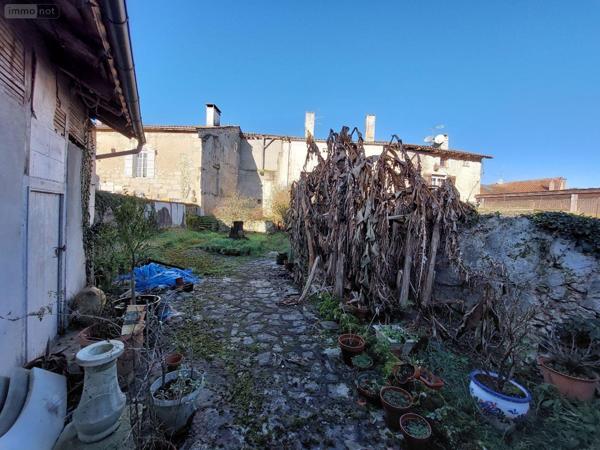 Immeuble de rapport à vendre à Tocane-Saint-Apre en Dordogne (24350), ref : 18113/90