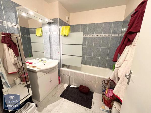 Appartement à louer 3 pièces 64.46m² Lons-le-Saunier (39000)