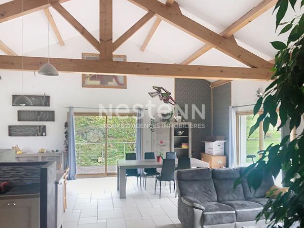 Maison traditionnelle avec vue , 4 chambres, garage et terrain sur Lapte