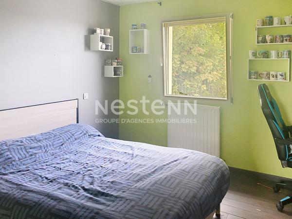 Maison traditionnelle avec vue , 4 chambres, garage et terrain sur Lapte