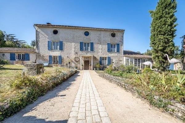 DEMEURE D'EXCEPTION POSSIBILITÉ CHAMBRES D'HOTES OU GITE