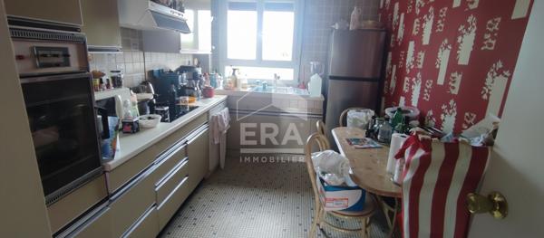Appartement Dole 5 pièces  108 m2, résidence sécurisée + box + parking + cave+ grenier