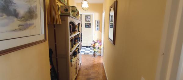 Appartement Dole 5 pièces  108 m2, résidence sécurisée + box + parking + cave+ grenier