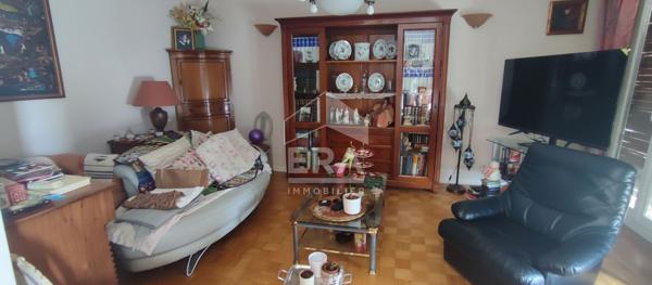 Appartement Dole 5 pièces  108 m2, résidence sécurisée + box + parking + cave+ grenier