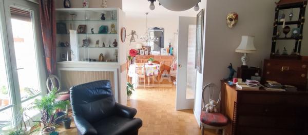 Appartement Dole 5 pièces  108 m2, résidence sécurisée + box + parking + cave+ grenier