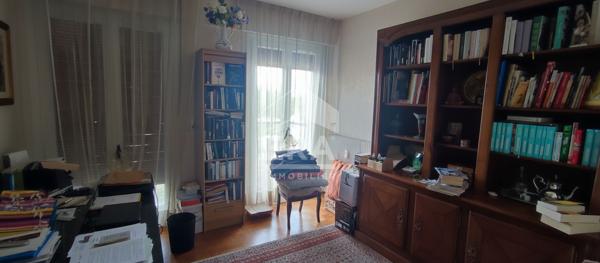 Appartement Dole 5 pièces  108 m2, résidence sécurisée + box + parking + cave+ grenier