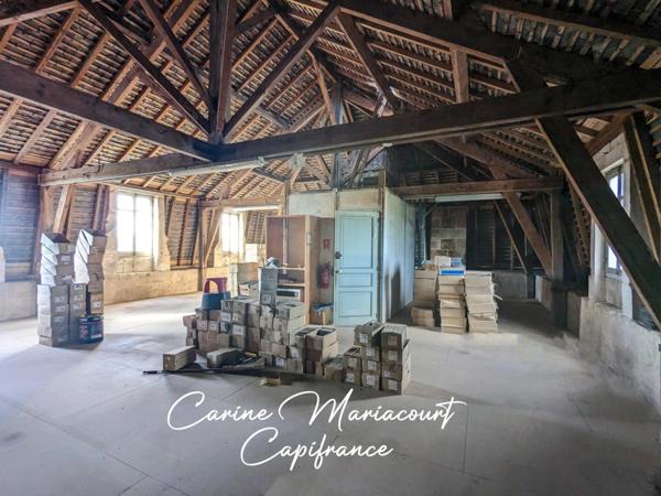 MAISON DE MAITRE AVEC PISCINE à 25 minutes de Niort- 5 CHAMBRES - TERRAIN CLOS DE 1203 M2