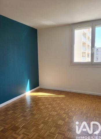 Location appartement 3 pièces 64 m² Chilly-Mazarin