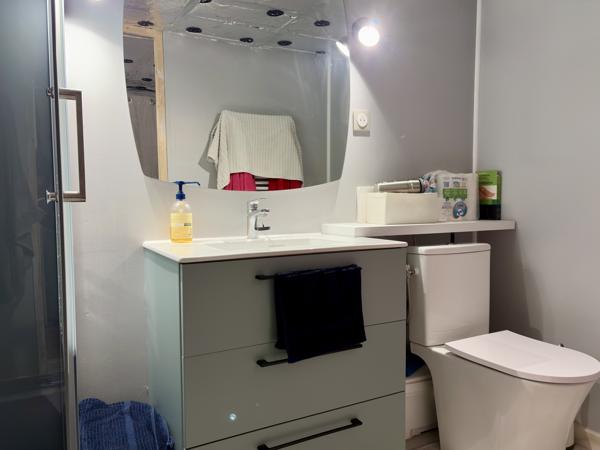 Tournon-sur-Rhône (07300) Maison familiale rénovée d’environ 110 m², 4 chambres, bureaux, garage double, terrain clos de 800 m² - Tourno