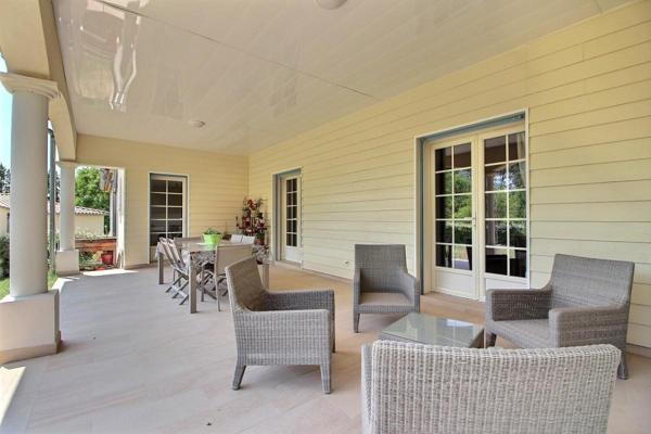 Villa Contemporaine L'Isle Sur La Sorgue 7 pièces 196 m² - 965 000 Euros