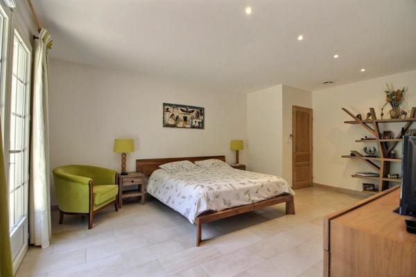 Villa Contemporaine L'Isle Sur La Sorgue 7 pièces 196 m² - 965 000 Euros