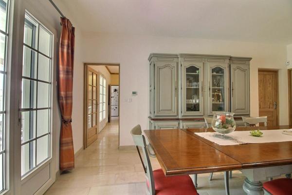 Villa Contemporaine L'Isle Sur La Sorgue 7 pièces 196 m² - 965 000 Euros