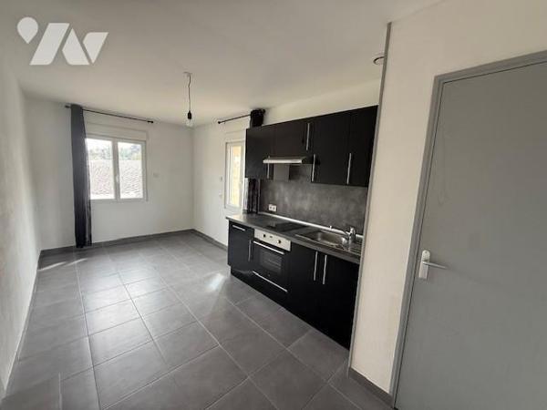 BERNAY CENTRE VILLE APPART T 2 61.69m² commerces et gare à pied 1er étage très bon état