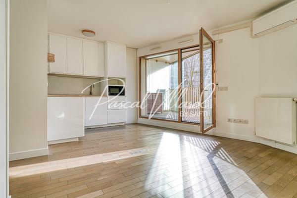 A VENDRE BEAU STUDIO DANS LE QUARTIER RIVES DE SEINE A BOULOGNE BILLANCOURT