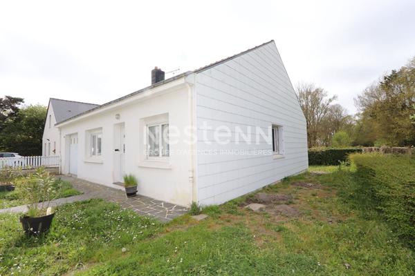 Maison de plain-pied de 88 m² habitables sur terrain de 1856 m² - Garage