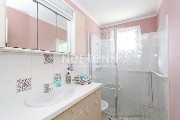 Maison de plain-pied de 88 m² habitables sur terrain de 1856 m² - Garage