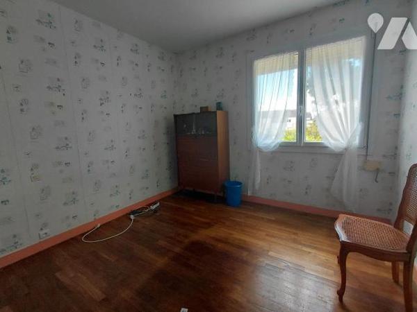 Maison 5 pièces à vendre avec terrain constructible de 4 475 m² - PONTIVY (56300) - Morbihan
...