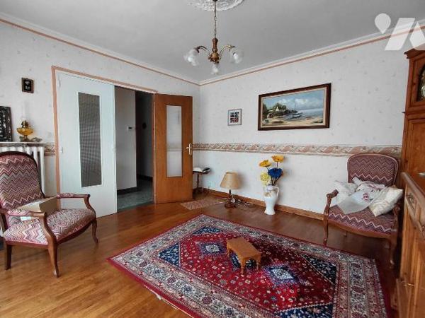 Maison 5 pièces à vendre avec terrain constructible de 4 475 m² - PONTIVY (56300) - Morbihan
...
