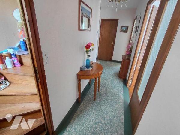 Maison 5 pièces à vendre avec terrain constructible de 4 475 m² - PONTIVY (56300) - Morbihan
...