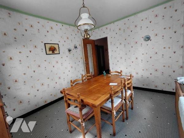 Maison 5 pièces à vendre avec terrain constructible de 4 475 m² - PONTIVY (56300) - Morbihan
...
