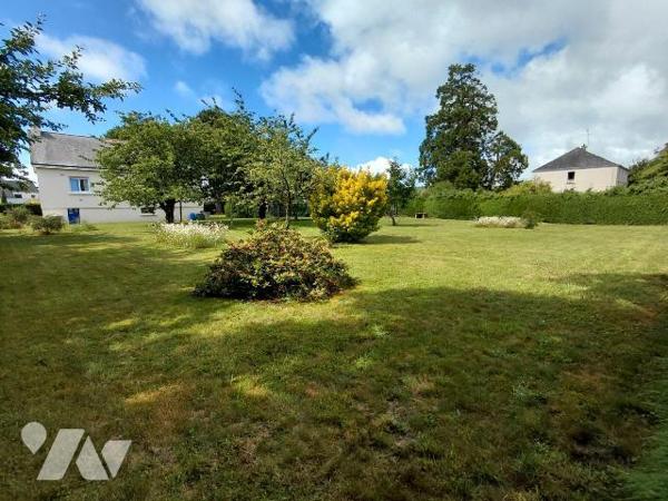 Maison 5 pièces à vendre avec terrain constructible de 4 475 m² - PONTIVY (56300) - Morbihan
...