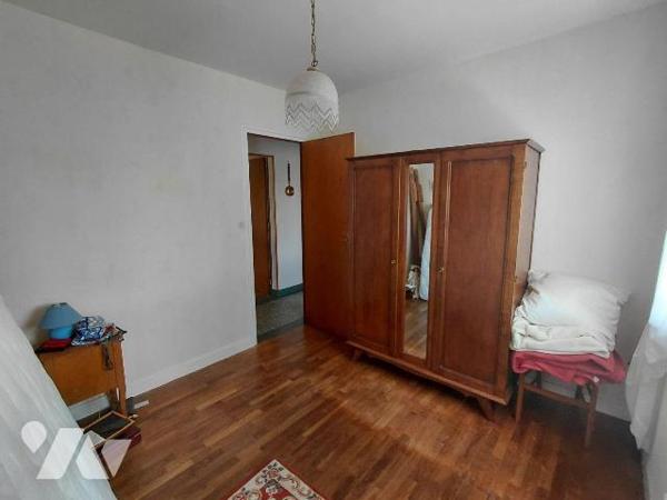 Maison 5 pièces à vendre avec terrain constructible de 4 475 m² - PONTIVY (56300) - Morbihan
...