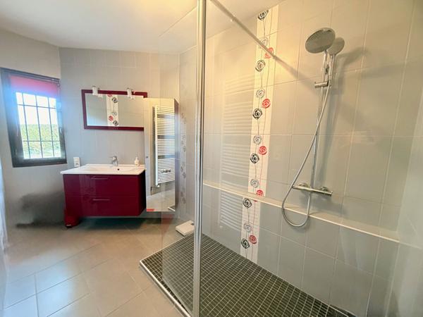 Villa  de plain pied  de 97 m2 avec garage à Lempdes