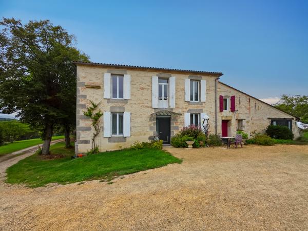 Maison 10 pièces - 300 m²