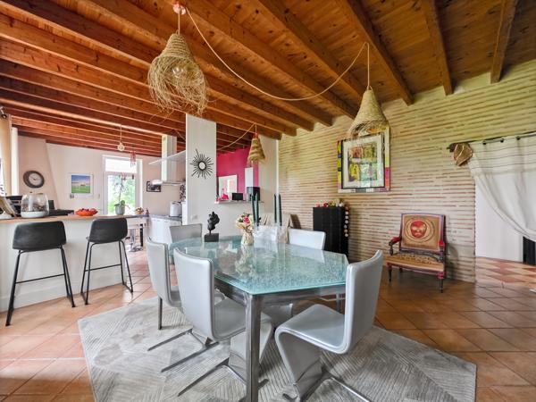 Maison 10 pièces - 300 m²