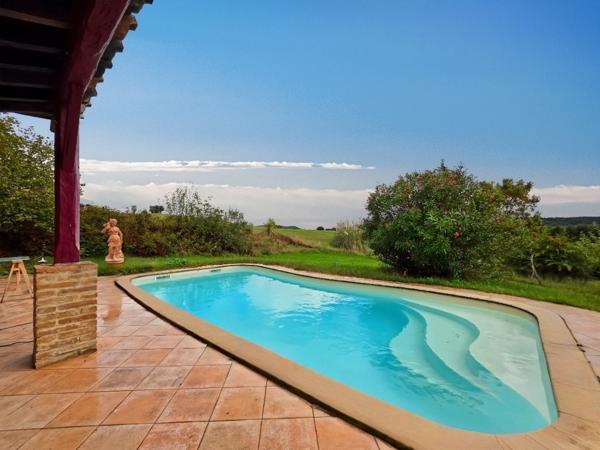 Maison 10 pièces - 300 m²