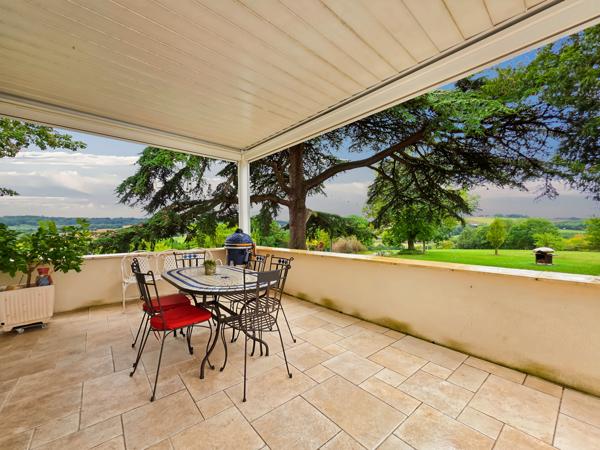 Maison 10 pièces - 300 m²