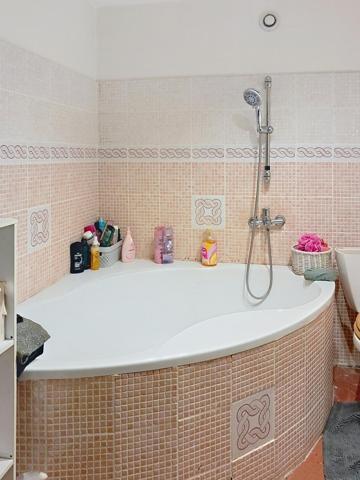 Maison de ville avec grand garage + cour