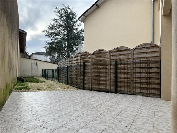 Appartement à louer |  CHATEAUNEUF SUR CHARENTE |  4 pièces | 108 m²