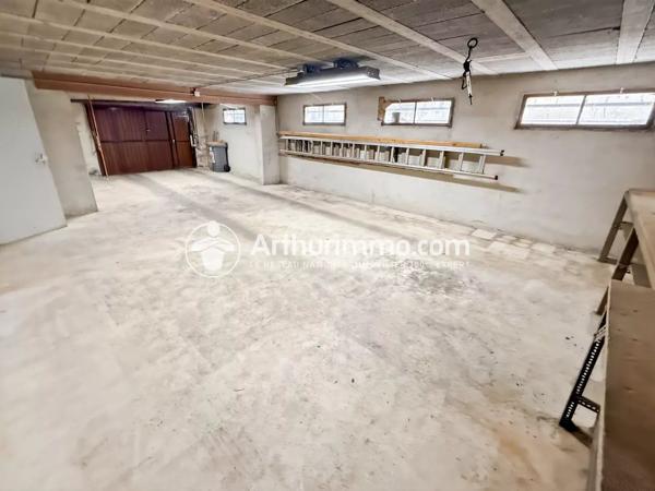 Vente                                                      Maison
                        
                     7 pièces                      180 m2                     à Étiolles