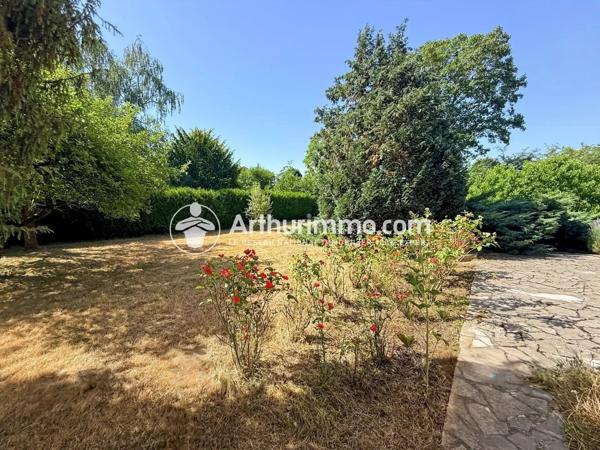 Vente                                                      Maison
                        
                     7 pièces                      180 m2                     à Étiolles